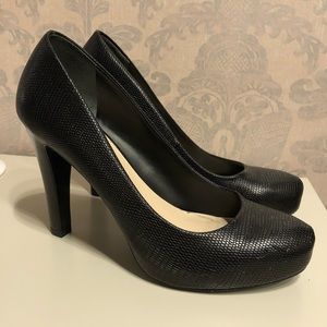 Franco Sarto black embossed snakeskin pumps